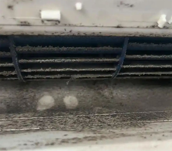 建湖空调吹的风有股烧焦味是怎么回事